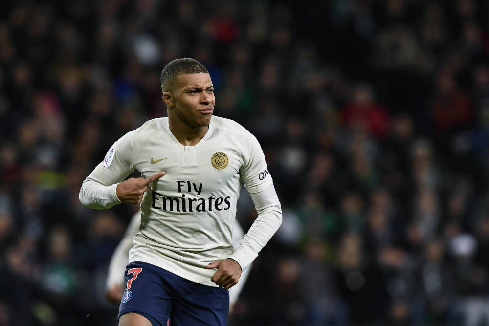 乔布斯时代的产品终于要升级了，苹果AI还要靠谷歌｜硅谷观察